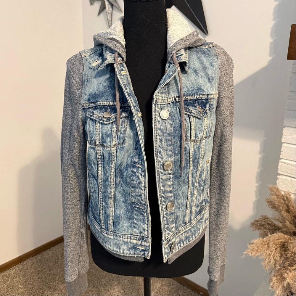 American Eagle Outfitters Light Blue Denim Jacket with Gray Hoodie Sleeves